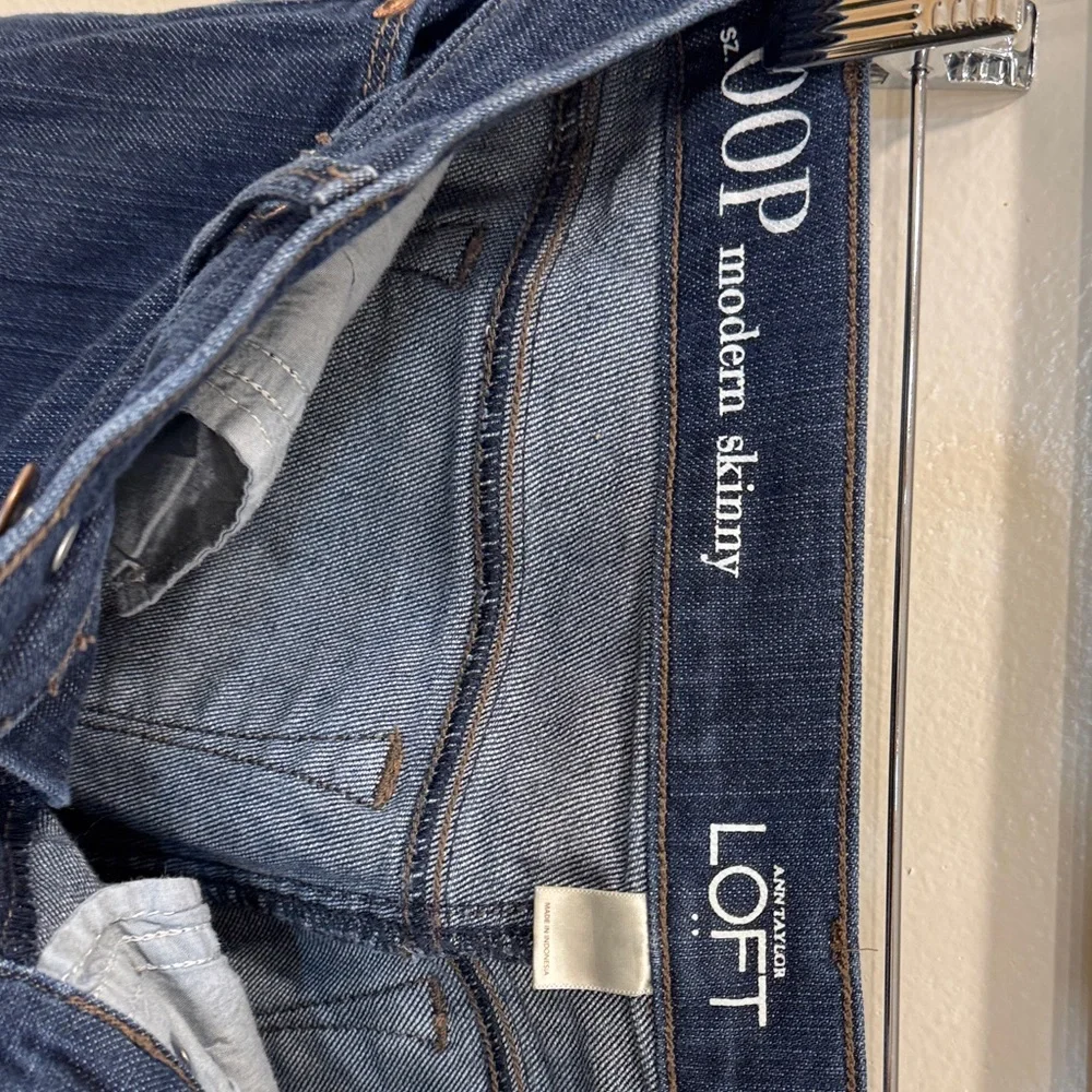 LOFT Women's Skinny Jeans in Black and Dark Blue - Picture 10 of 14